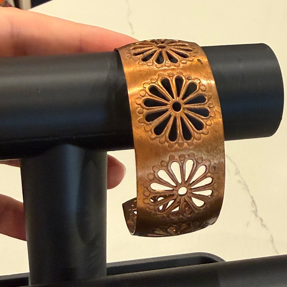 Vintage Boho Genuine Copper Daisy Floral Cutout Wide Cuff Bracelet Patina